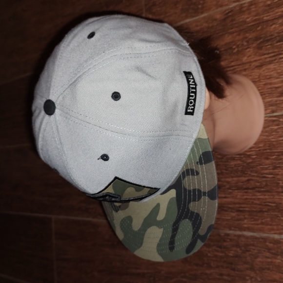 Routine Baseball Camo Embroidered Logo Hat Cap Size 7 3/8 - Picture 3 of 7